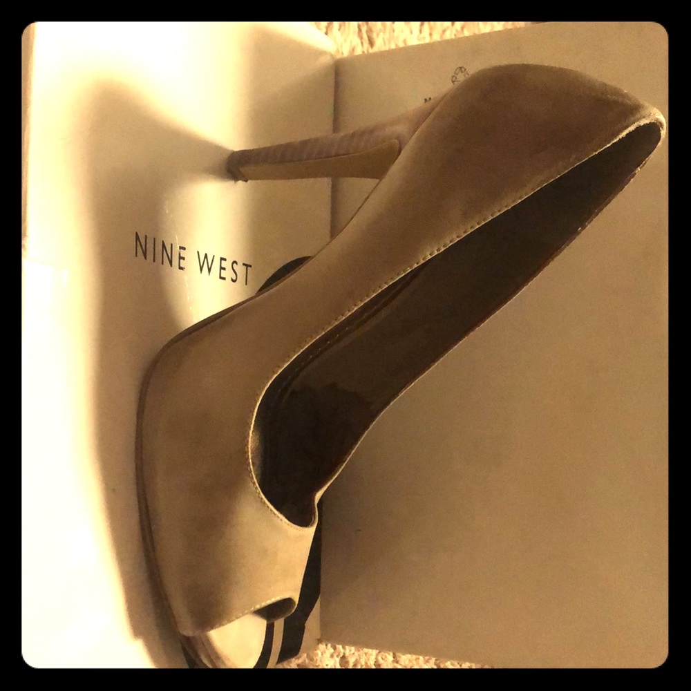 Nine West taupe peep toe heels